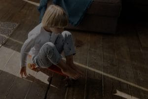 Choosing the Right Energy Ornaments for a Balanced Living Room