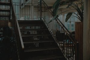 Choosing the Right Feng Shui Decor for a Balanced Office Environment