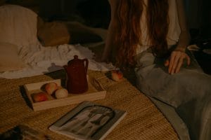 Choosing the Right Feng Shui Items for a Peaceful Bedroom Environment