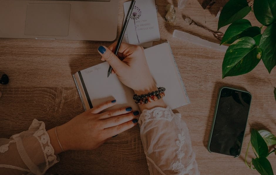 Essential Feng Shui Decor for a Productive and Inspired Workspace