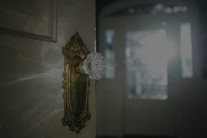 Essential Feng Shui Items for a Balanced and Inviting Entryway