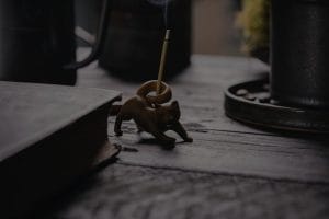 Feng Shui Ornaments for Small Spaces-How to Optimize Energy in Limited Areas