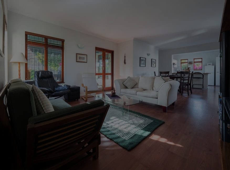 How to Choose Feng Shui Ornaments for a Harmonious Living Room