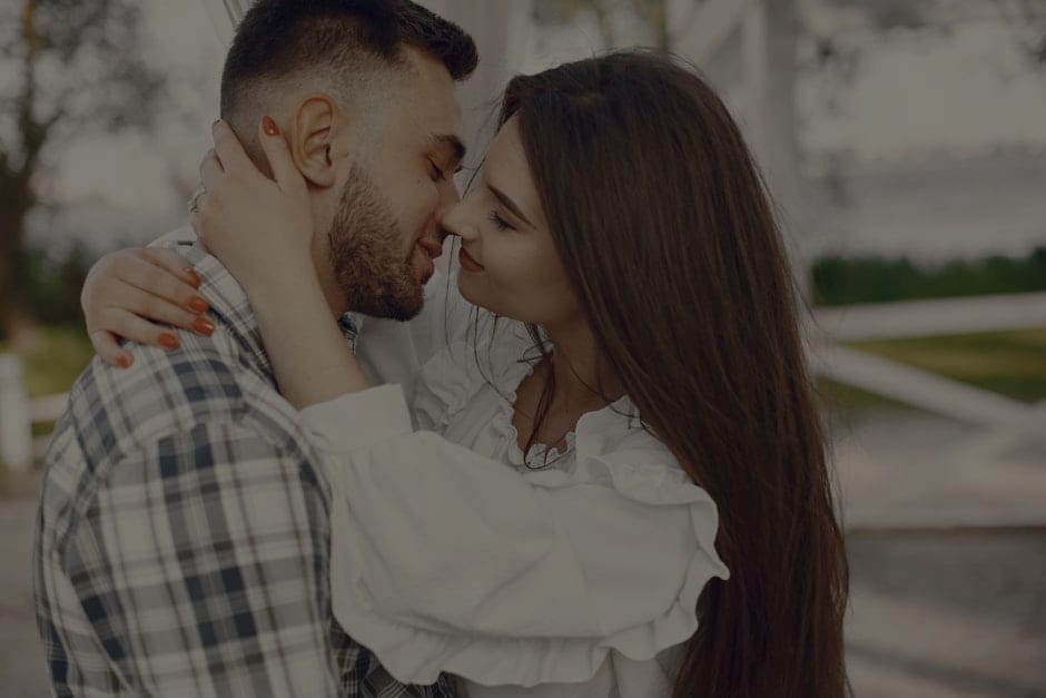 How to Use Energy Ornaments to Attract Love and Romance