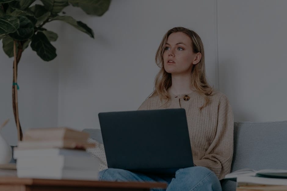 How to Use Feng Shui Ornaments for a Harmonious Workspace