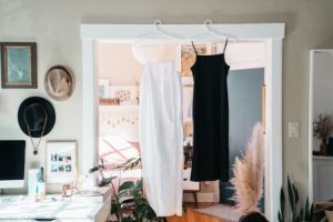 Read more about the article Attract Abundance-Essential Feng Shui Items for Your Living Room