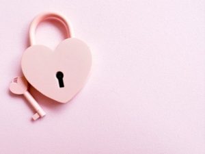 Read more about the article Attract Love and Harmony-Essential Feng Shui Decor for Your Relationship