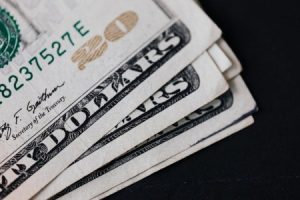 Read more about the article Attract Wealth and Prosperity-Feng Shui Items That Work