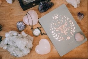 Read more about the article Best Feng Shui Crystals for Emotional Healing and Balance