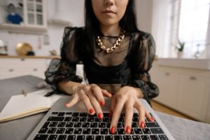 Read more about the article Boost Your Focus-Feng Shui Ornaments for a Productive Home Office