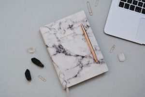 Read more about the article Boost Your Mood-The Best Feng Shui Crystals for Your Office Space