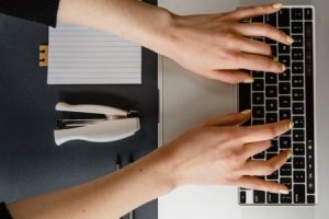 Read more about the article Boost Your Productivity-Feng Shui Desk Accessories for a Focused Work Environment