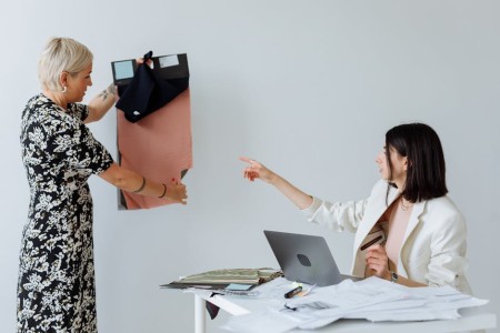 You are currently viewing Choosing the Right Feng Shui Ornaments for Your Office Environment