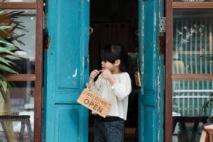 Read more about the article Create a Harmonious Entryway-Feng Shui Tips for Your Front Door