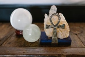 Read more about the article Create a Peaceful Bedroom-Feng Shui Tips with Energy Ornaments