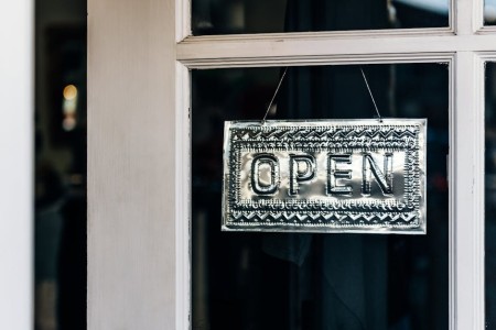 You are currently viewing Create a Welcoming Entryway-Feng Shui Essentials for First Impressions