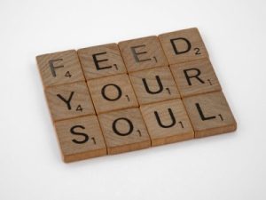Read more about the article Create Positive Vibes-Feng Shui Ornaments for Your Entryway