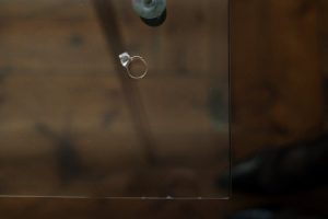 Read more about the article Creating a Balanced Home Office-Feng Shui Ornaments for Focus and Clarity