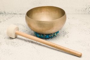Read more about the article Creating a Balanced Workspace-Feng Shui Tips with Energy Ornaments