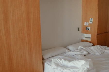 You are currently viewing Creating a Calm Bedroom-Feng Shui Energy Ornaments for Restful Sleep