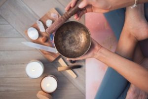 Read more about the article Creating a Calming Atmosphere-Feng Shui Energy Ornaments for Your Meditation Space