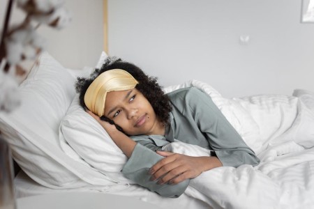 You are currently viewing Creating a Calming Bedroom-Feng Shui Practices for Restful Sleep