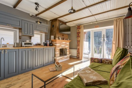 You are currently viewing Creating a Harmonious Living Space-Top Feng Shui Tips for Home Decor
