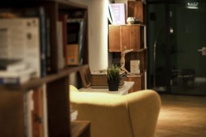 Read more about the article Creating a Peaceful Atmosphere-Feng Shui Energy Tips for Your Living Room
