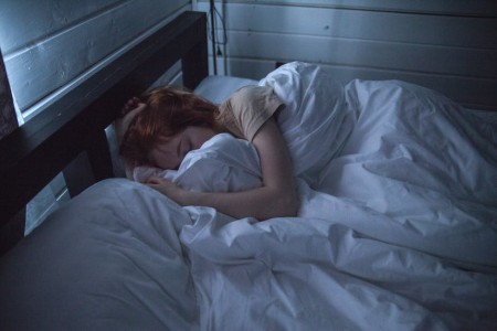 You are currently viewing Creating a Peaceful Bedroom-Feng Shui Tips for Restful Sleep