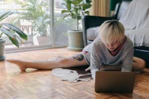 Read more about the article Creating a Peaceful Workspace-Best Feng Shui Items for Productivity