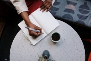 Read more about the article Creating a Peaceful Workspace-Best Feng Shui Ornaments for Productivity