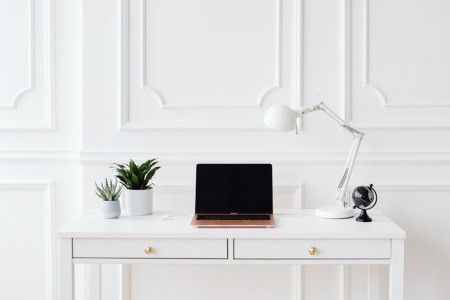 You are currently viewing Creating a Peaceful Workspace-Feng Shui Energy Ornaments That Work