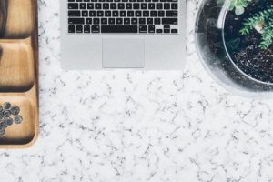 Read more about the article Creating a Positive Work Environment with Feng Shui Decor