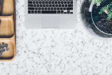 Read more about the article Creating a Positive Work Environment with Feng Shui Decor