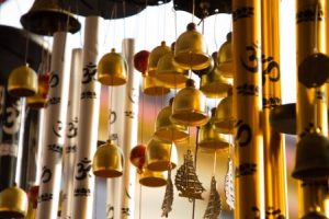 Read more about the article Decorate with Purpose-Choosing Feng Shui Ornaments for Aesthetics and Energy