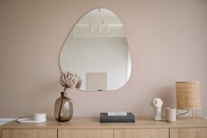 Read more about the article Decorating with Purpose-Feng Shui Ornaments for a Balanced Living Room