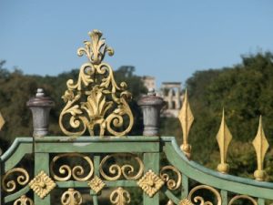 Read more about the article Designing a Zen Garden-Feng Shui Elements for Outdoor Spaces in Europe