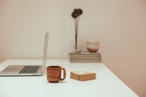 Read more about the article Designing with Intention-Feng Shui Tips for a Balanced Home Office