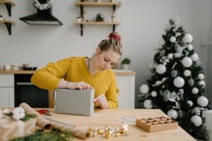 Read more about the article DIY Feng Shui-Crafting Your Own Energy Ornaments for Personalization