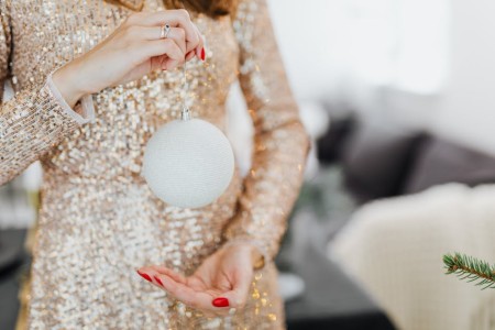 Read more about the article Elevate Your Holiday Decor with Feng Shui Principles-Ornaments that Attract Joy