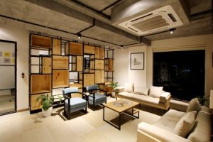 Read more about the article Elevate Your Space-How to Choose Feng Shui Ornaments for Modern Interiors