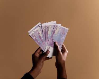 You are currently viewing Enhance Your Financial Flow-Feng Shui Energy Ornaments for Prosperity