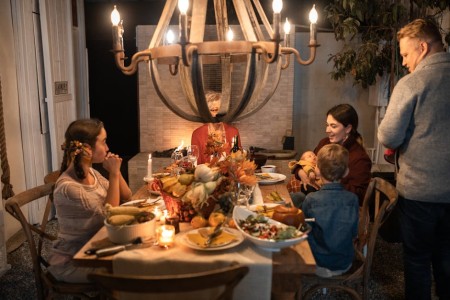 You are currently viewing Enhancing Family Harmony-Feng Shui Tips for Your Dining Area