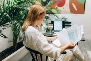 Read more about the article Essential Feng Shui Items for a Productive Work Environment