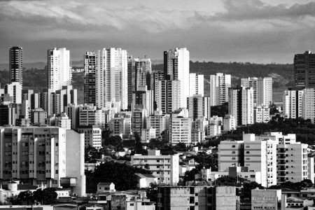 You are currently viewing Essential Feng Shui Items for Small Apartments in Urban Areas