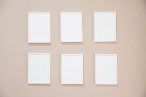 Read more about the article Feng Shui and Minimalism-Simplifying Your Space with Energy-Enhancing Decor