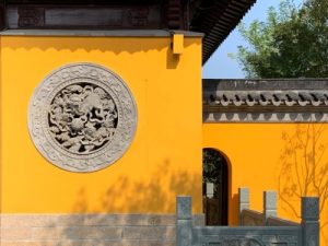 Read more about the article Feng Shui Ornaments for Beginners-Where to Start and What to Choose