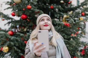 Read more about the article Feng Shui Ornaments for Seasonal Decor-Aligning with Nature\’s Energy