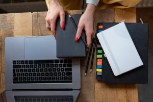 Read more about the article Feng Shui Ornaments-Your Secret Weapon for Home Office Productivity