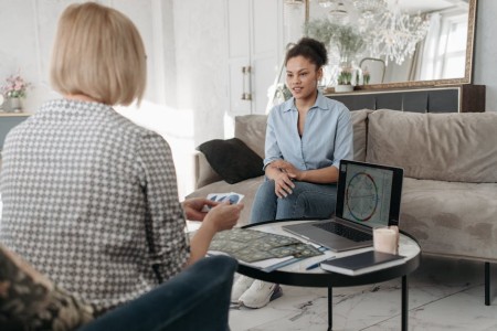 You are currently viewing Transform Your Living Room-Feng Shui Tips with Energy Ornaments